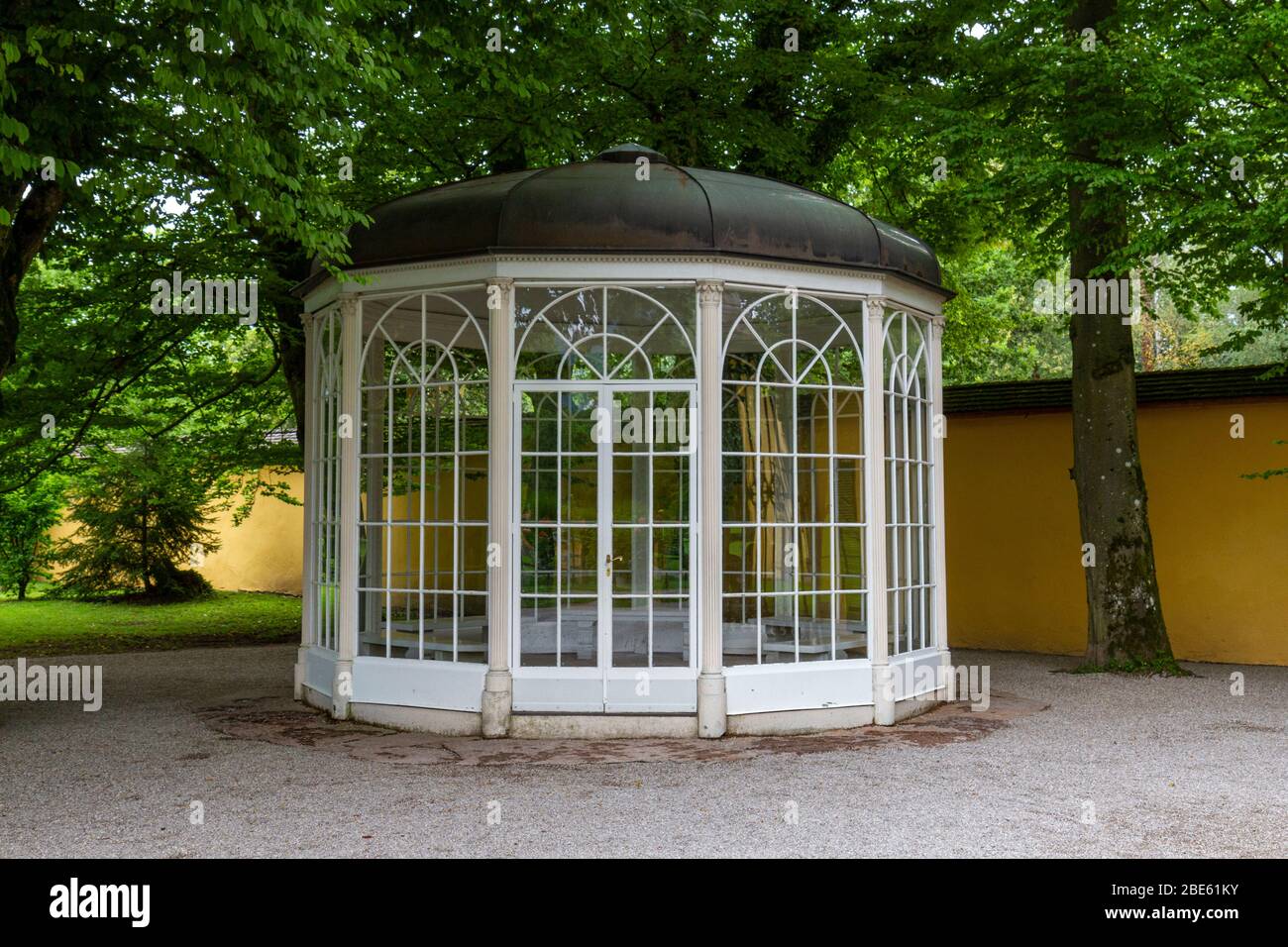 Il padiglione/gazebo originale Sound of Music nei terreni di Schloss Hellbrunn, Salisburgo, Austria. Foto Stock