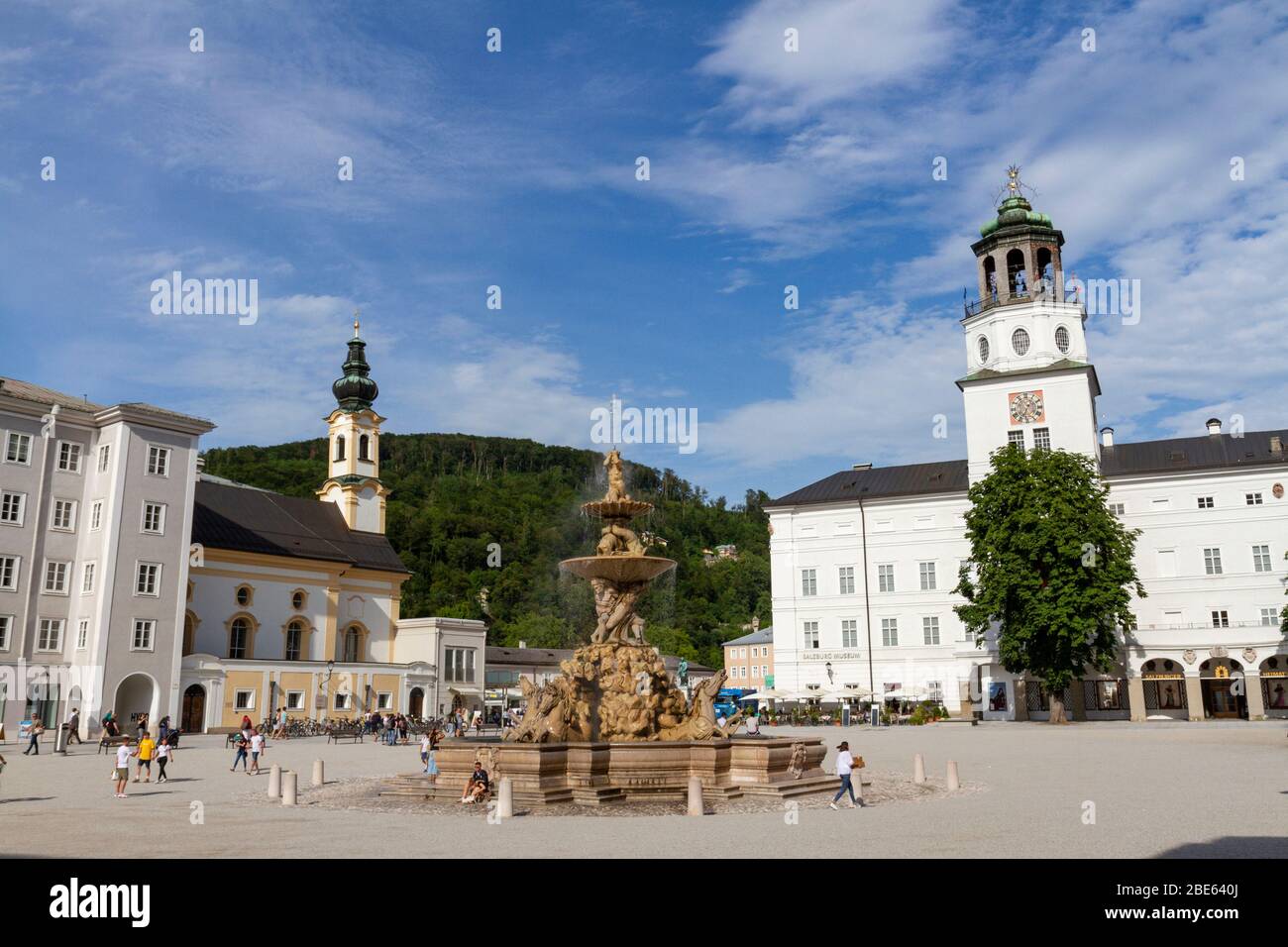 Residenzbrunnen di Tommaso di Garona su Residenzplatz a Salisburgo, Austria. Foto Stock