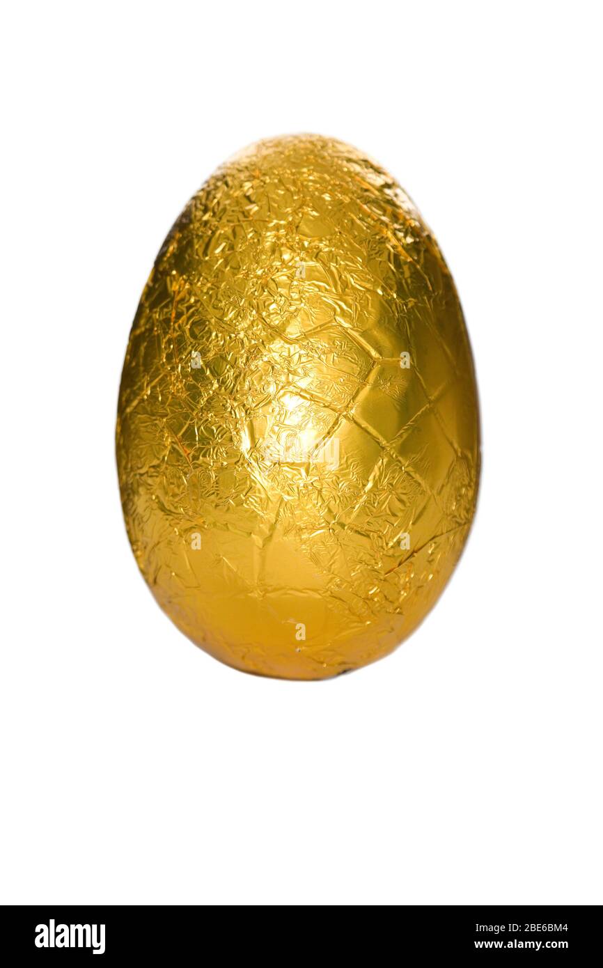 Uovo d'oro su sfondo bianco isolato Foto Stock