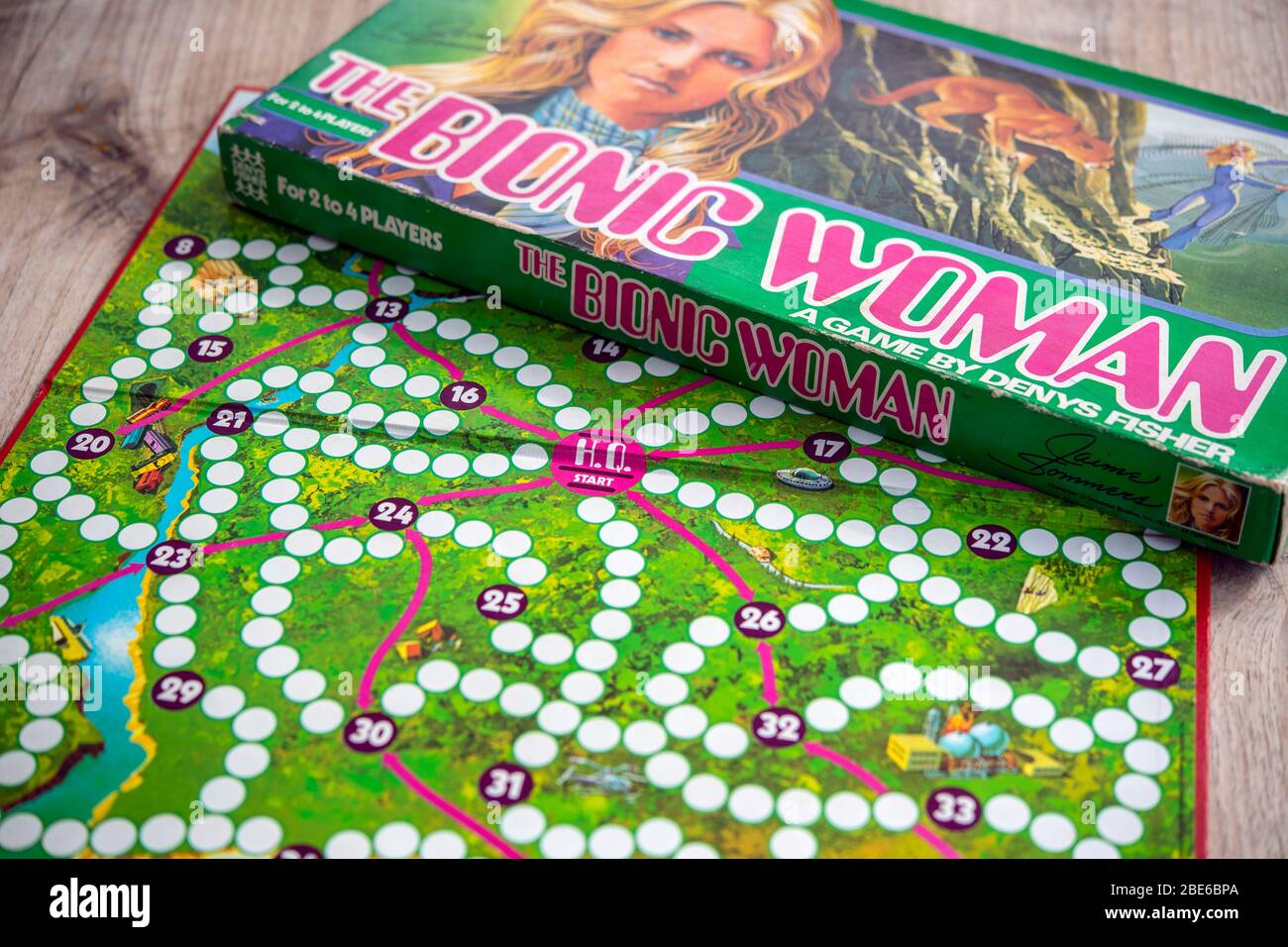 Box e tabellone per il gioco da tavolo Bionic Woman, di Denys Fisher Foto Stock
