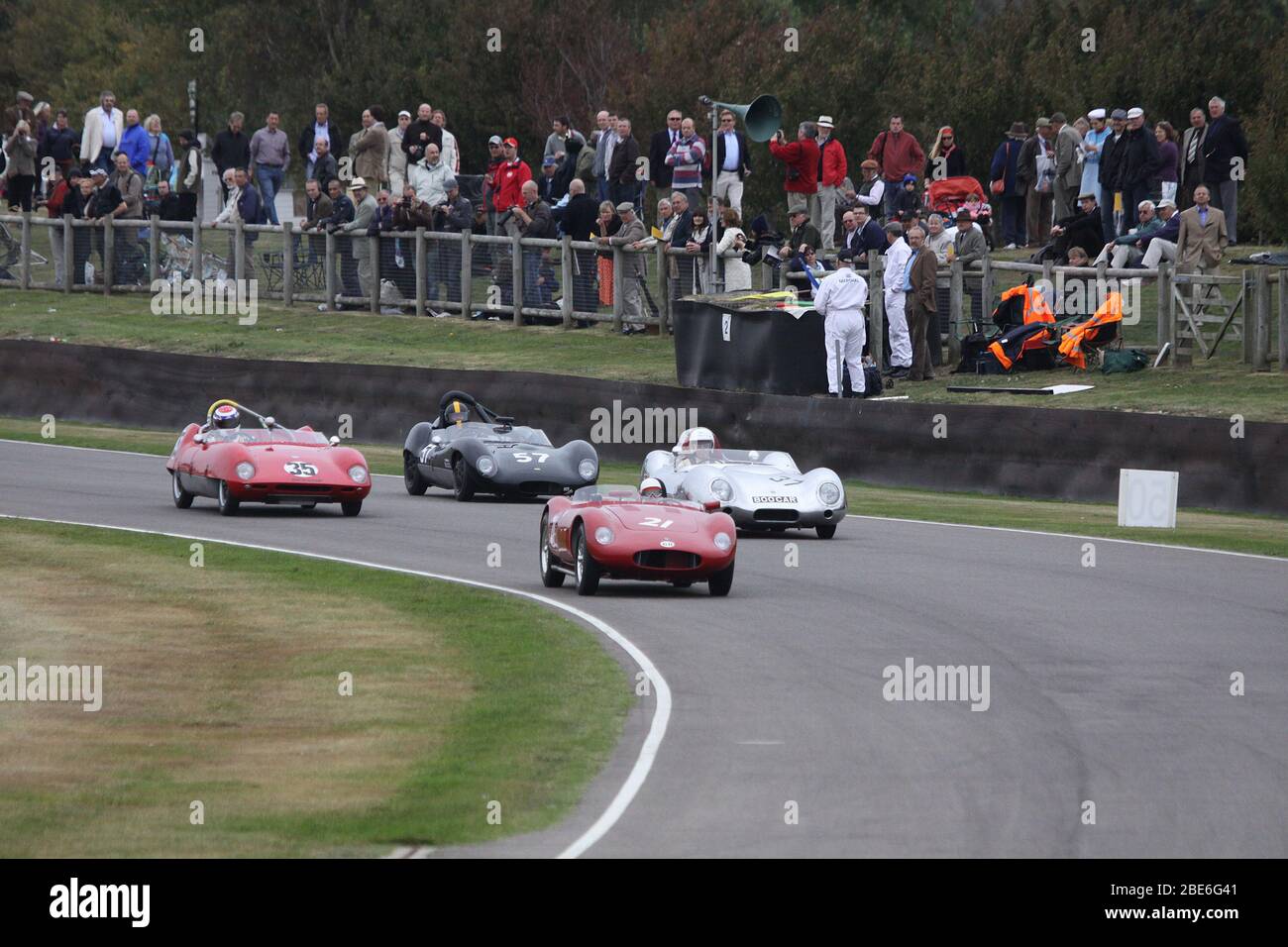 Stirling Moss, 1957 - 1958 OSCA FS 372 Morelli Spider No 21, Goodwood Revival, Goodwood Motor Circuit, West Sussex, UK, 18 Settembre 2009, Photo by Ri Foto Stock