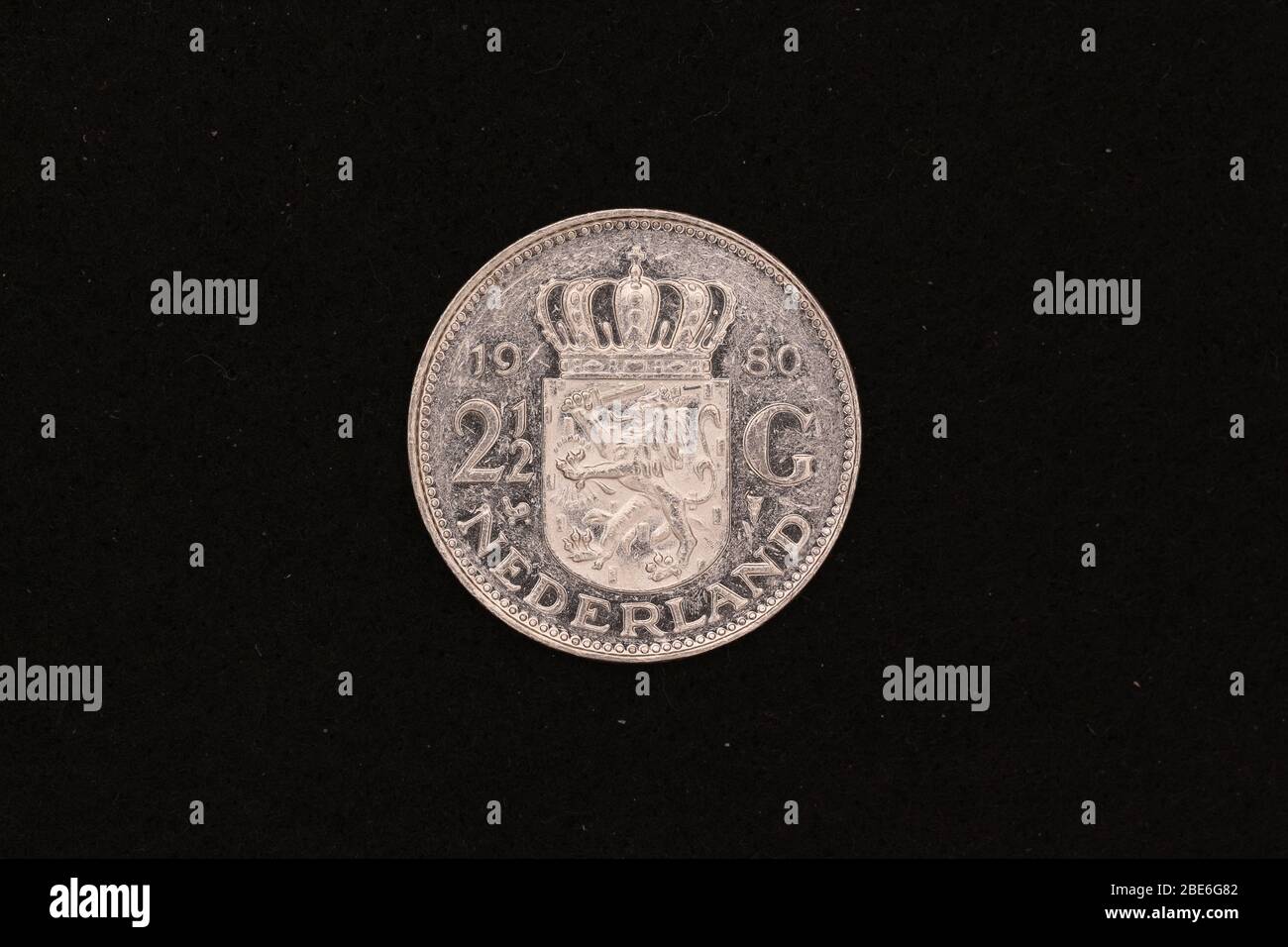 Großaufnahme einer ehemaligen Holländischen 2,5 Gulden Münze Foto Stock