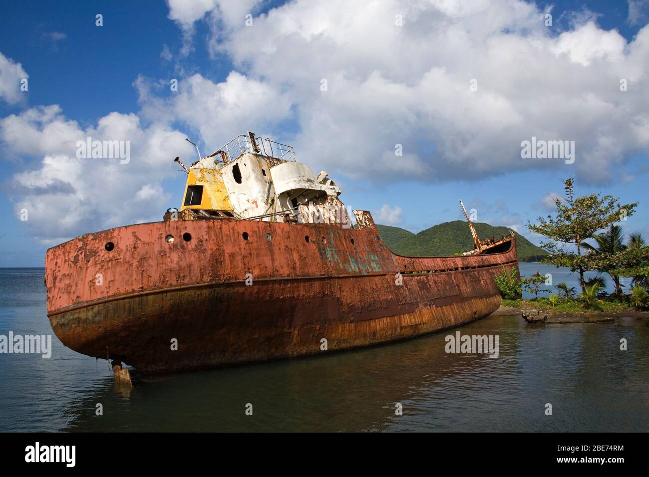 Relitto di nave, Prince Rupert Bay, Città di Portsmouth, Dominica, Piccole Antille, isole Windward, dei Caraibi Foto Stock