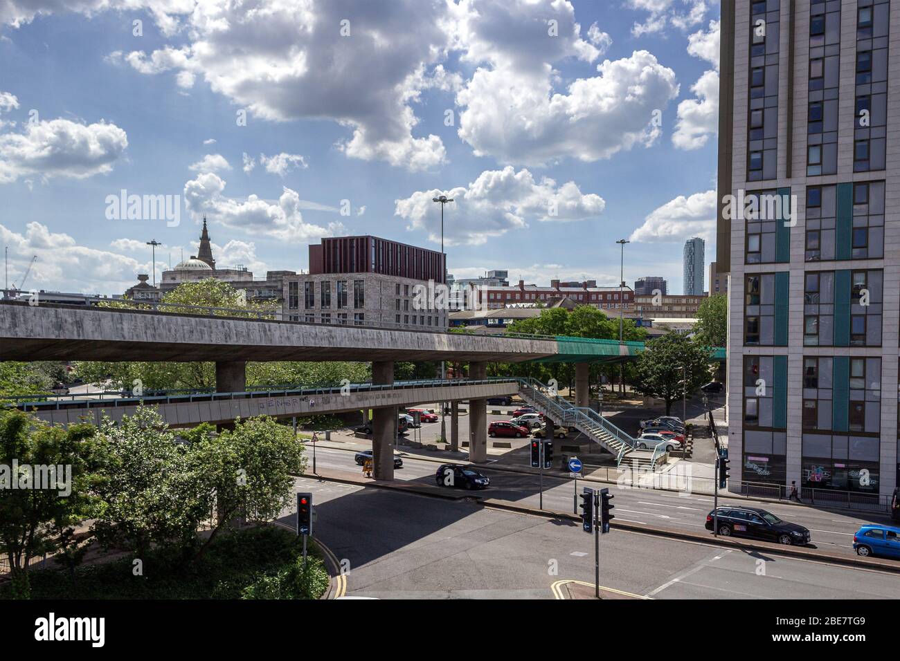Churchill Way flyover, pre-demolizione, attraversando Byrom Street, Liverpool Foto Stock