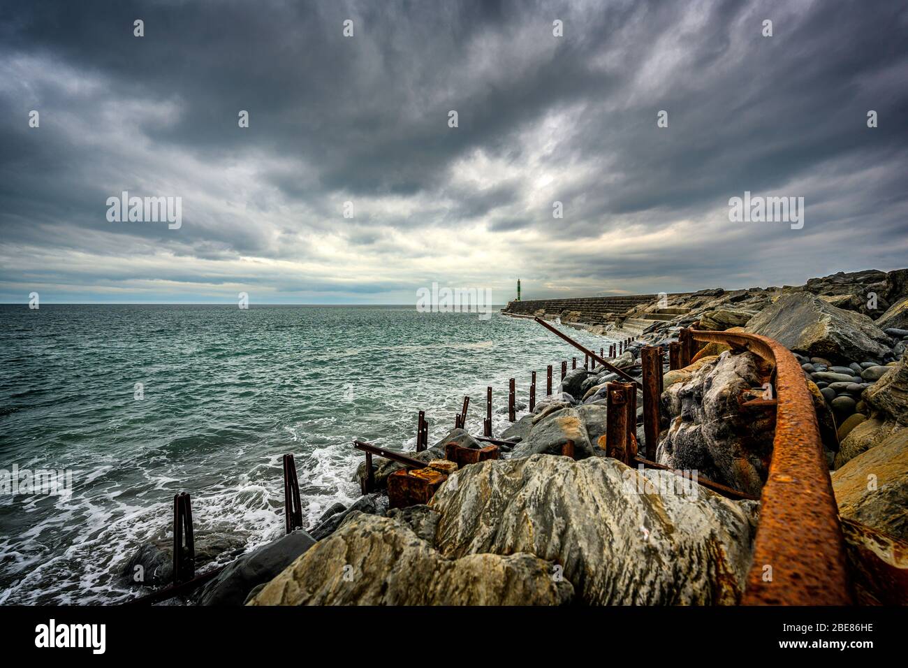 Frangiflutti al porto di Aberystwyth Foto Stock