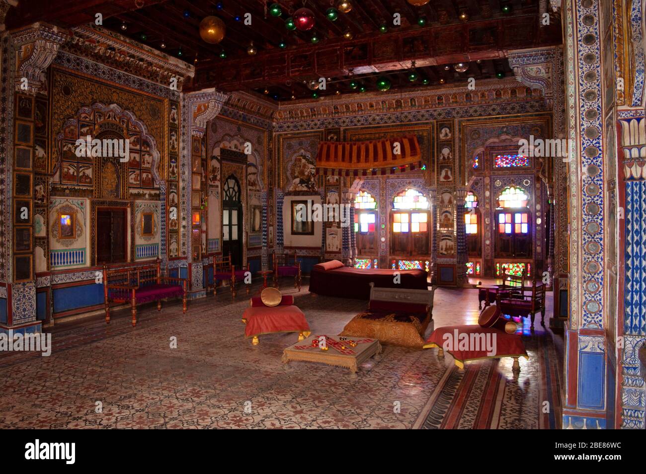 Phool Mahal una sala splendidamente decorata nel forte di Mehrangarh, Jodhpur, Rajasthan, India Foto Stock