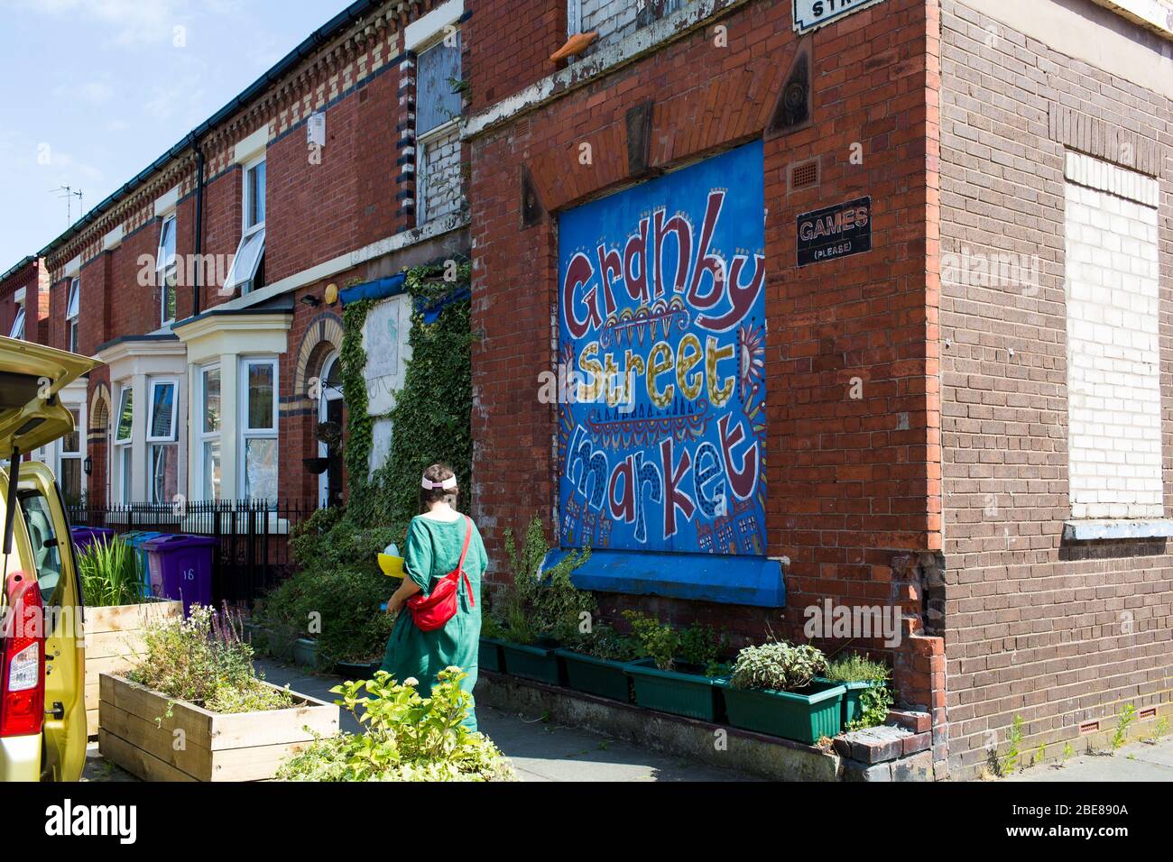 Granby Street a Liverpool, L8, conosciuta anche come Toxteth, ha uno spirito di comunità colorato e vibrante. Liverpool. Inghilterra Foto Stock