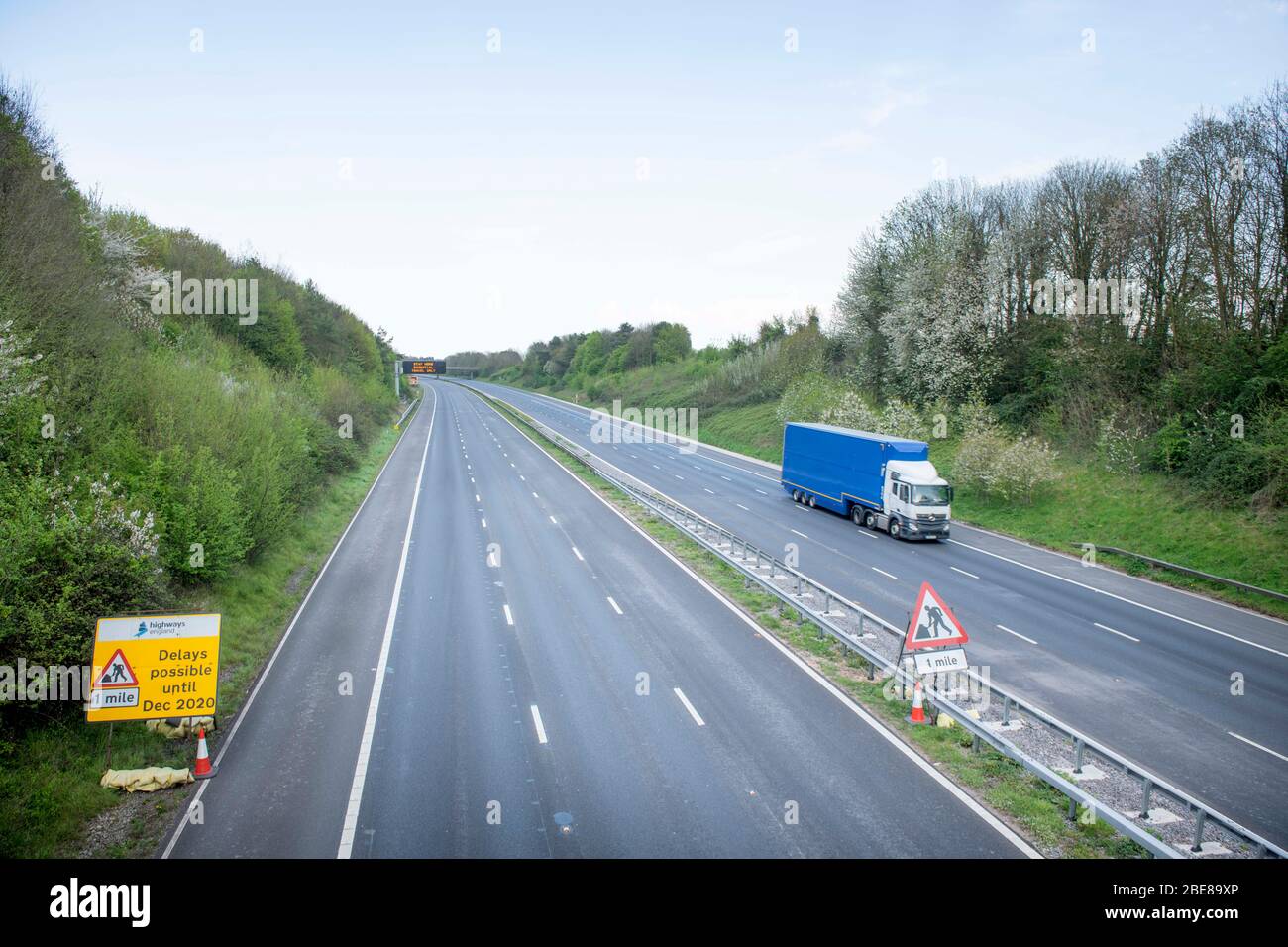 Solo il traffico merci sulla M5 vicino Taunton durante la chiusura Coronavirus UK Foto Stock