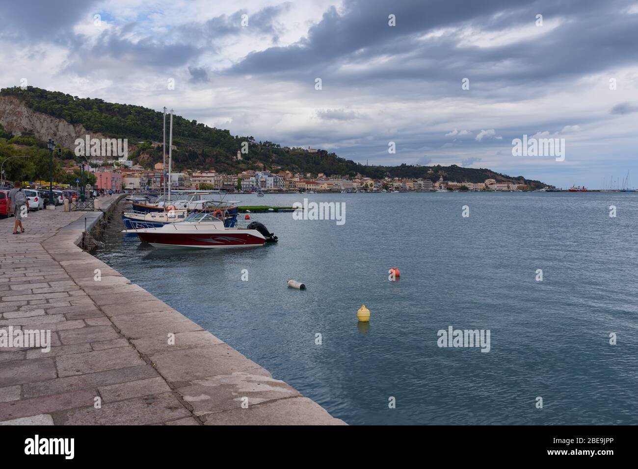 Zante, Grecia, 25 settembre 2017: Giornata estiva soleggiato al porto di Zante, isola greca nel Mar Ionio, meta turistica popolare per Foto Stock