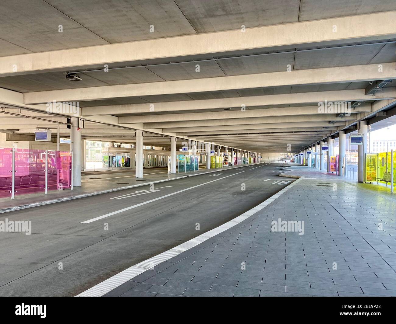 Il terminal degli autobus dell'aeroporto di Stoccarda è chiuso a causa della crisi di Corona Foto Stock