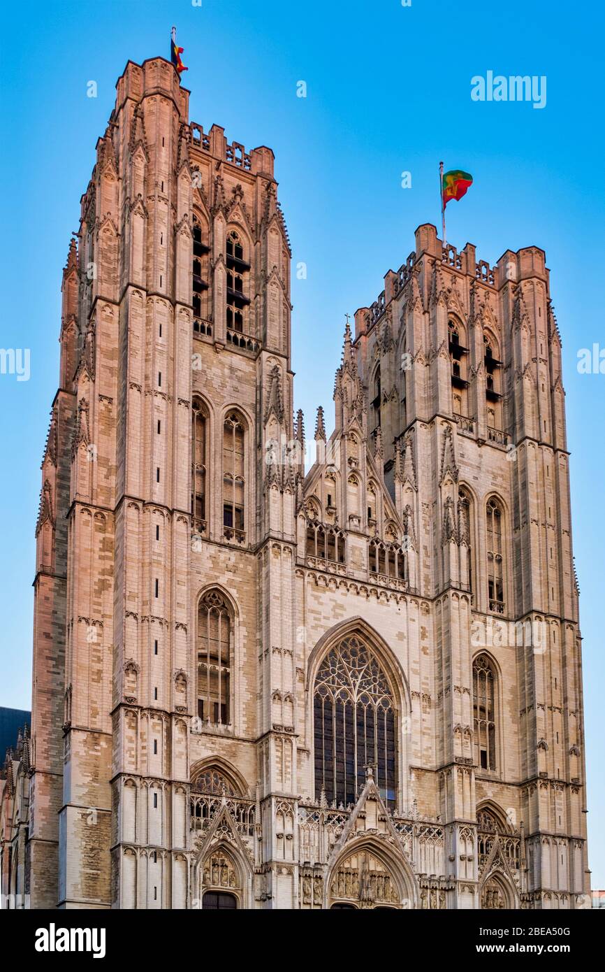 Facciata occidentale Cattedrale di San Michele e San Gudula, Bruxelles, Belgio Foto Stock