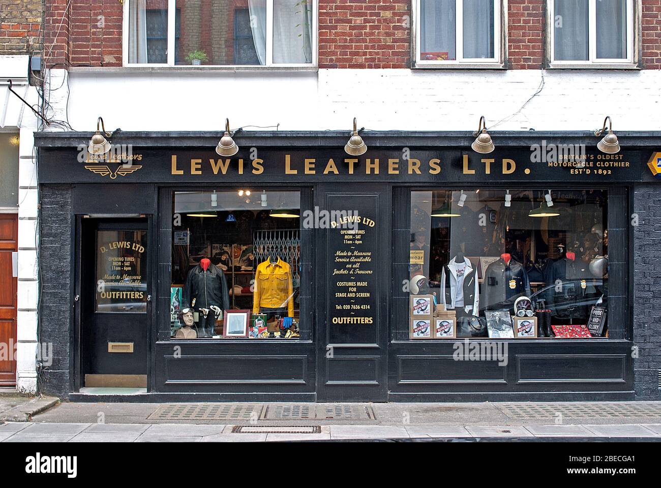 Lewis Leathers Ltd, Mottram House, 3-5 Whitfield St, Bloomsbury, Londra W1T 2SA Foto Stock