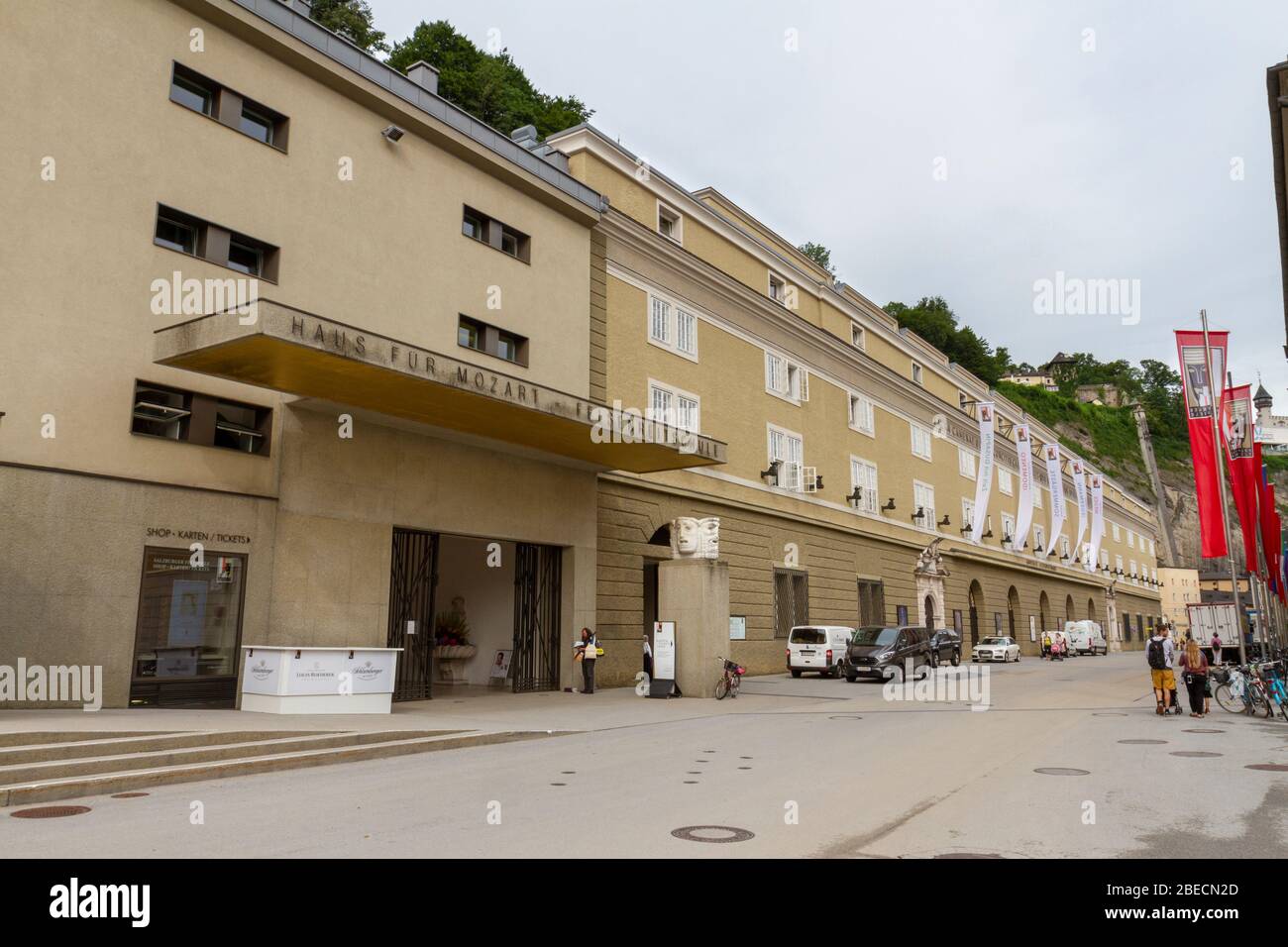 La Casa di Mozart (Haus für Mozart) e Felsenreitschule a Salisburgo, Austria. Foto Stock La Casa di Mozart (Haus für Mozart) e Felsenreitschule a Salisburgo, Austria. Foto Stock