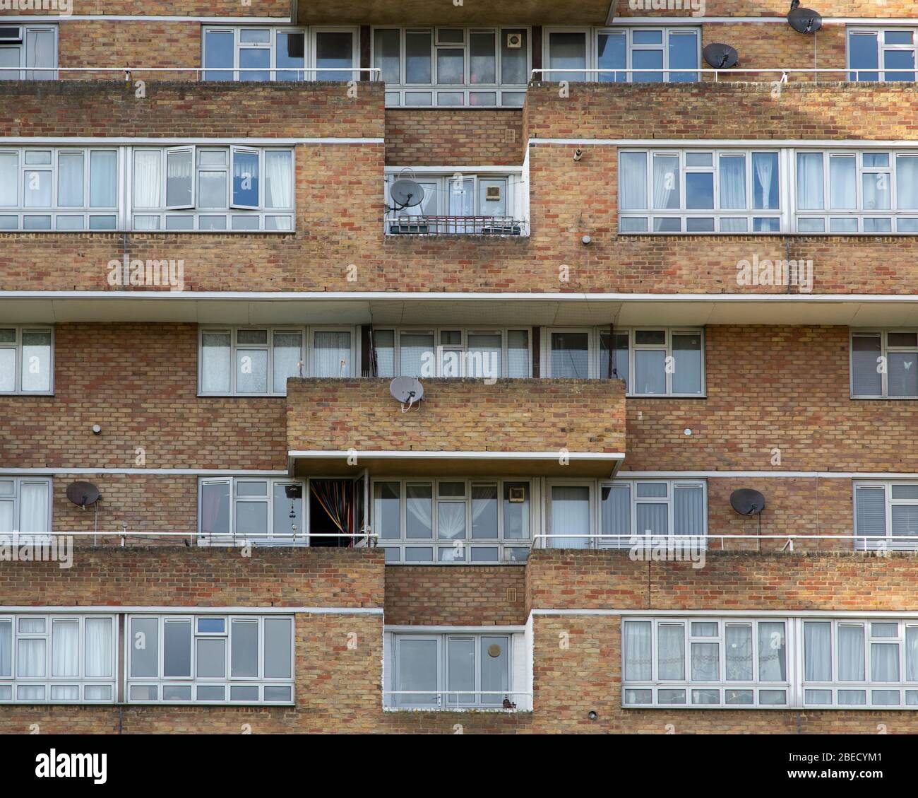 Dawson's Heights, una grande tenuta sociale progettata da Kate Macintosh e costruita tra il 1964 e il 1972 nel sud-est di Londra. Foto Stock
