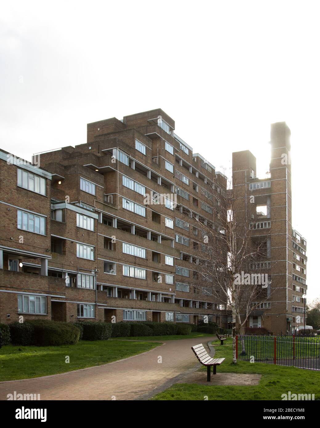 Dawson's Heights, una grande tenuta sociale progettata da Kate Macintosh e costruita tra il 1964 e il 1972 nel sud-est di Londra. Foto Stock