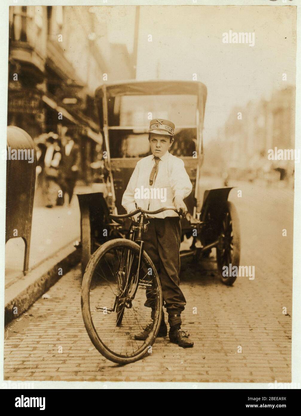 Harvey Buchanan, 608 E. Van Buren St. Postal Telegraph Co. Messenger No. 1908. 14 anni. 1 anno di servizio. Funziona dalle 7 alle 6. 4 dollari a settimana. Visite case di prostituzione. Foto Stock