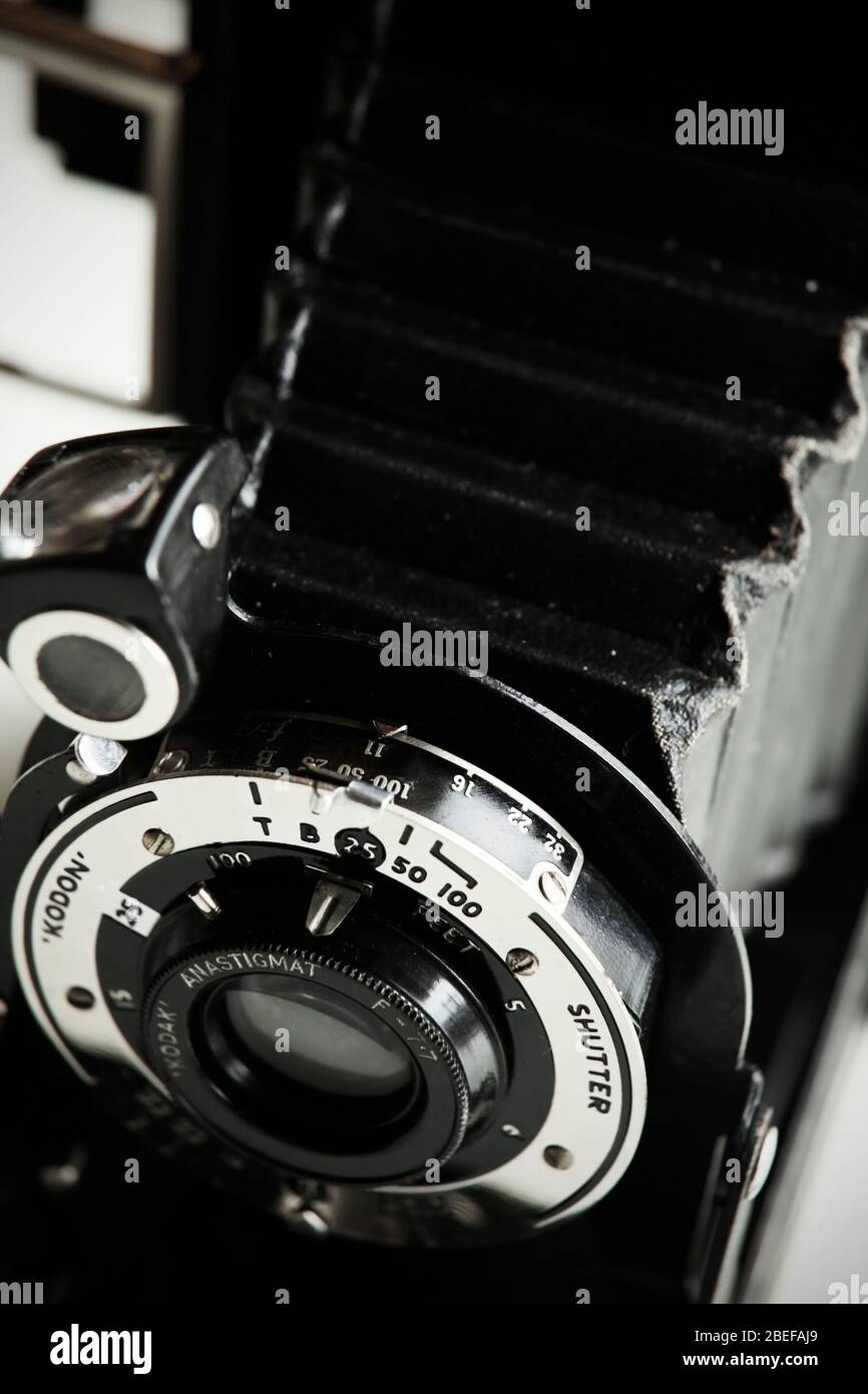Fotocamera pieghevole vintage Kodak 620 Junior con otturatore Kodon e obiettivo Anastigmat f7.7. Foto Stock