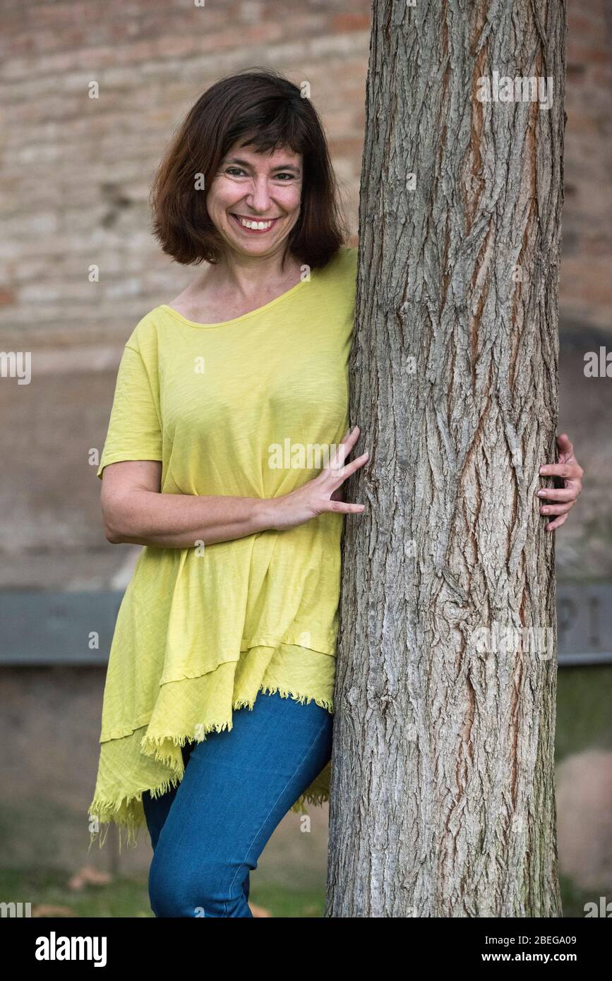 Yayo Herrero si è laureato in Antropologia sociale e Culturale, Ingegneria agricola, Educazione sociale e MAS in Scienze dell'Educazione. Foto Stock