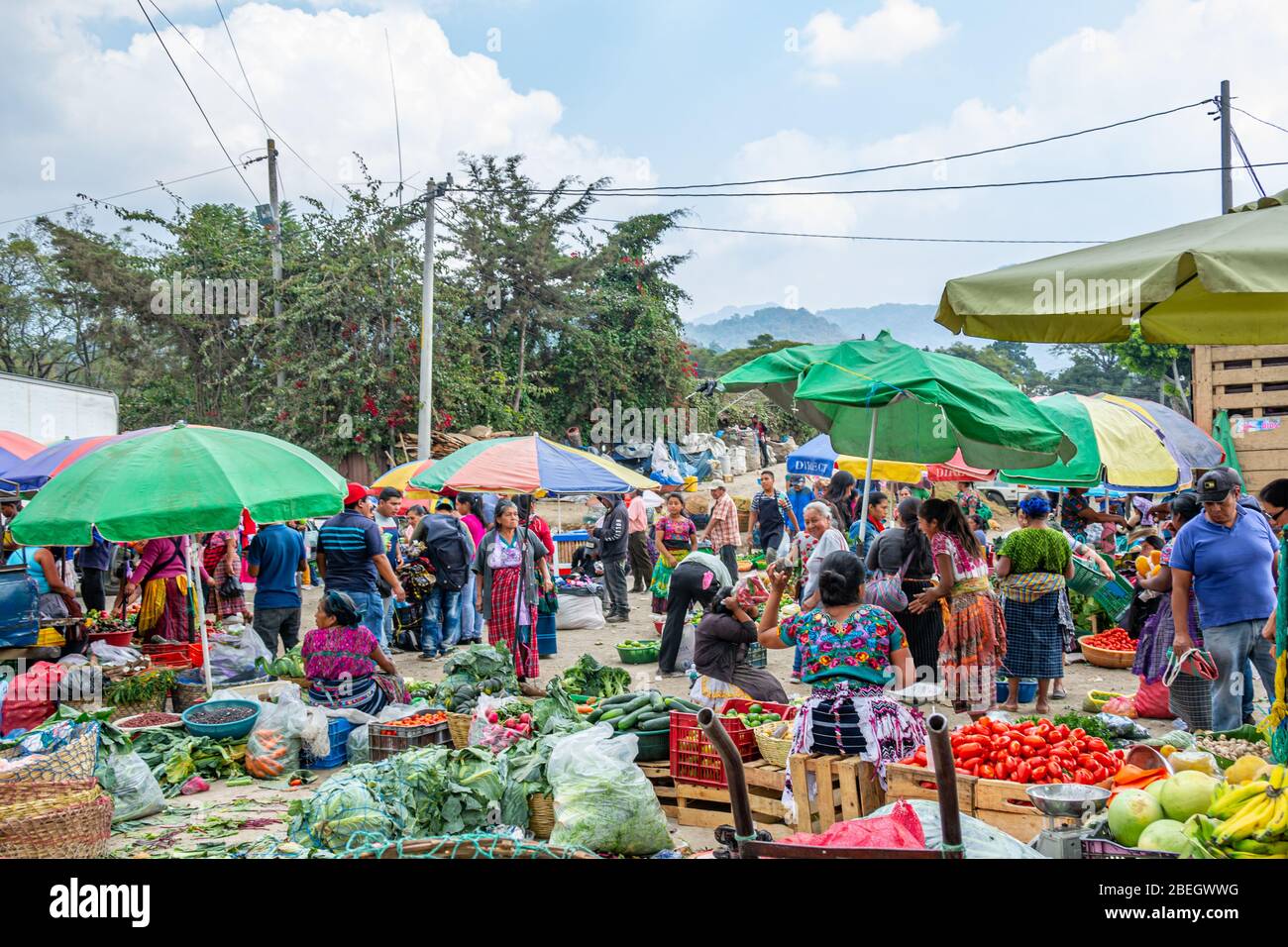 Mercato dei prodotti all'aperto ad Antigua, Guatemala Foto Stock