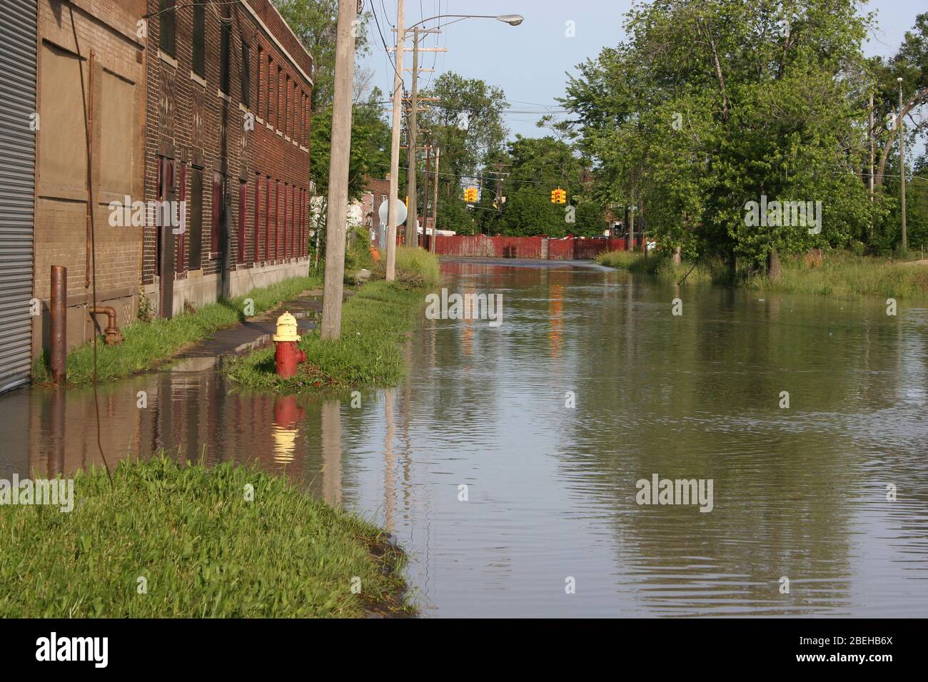 Strade inondate, rete idrica interrata, lato est, Detroit, Michigan, USA, 2006, di Dembinsky Photo Assoc Foto Stock