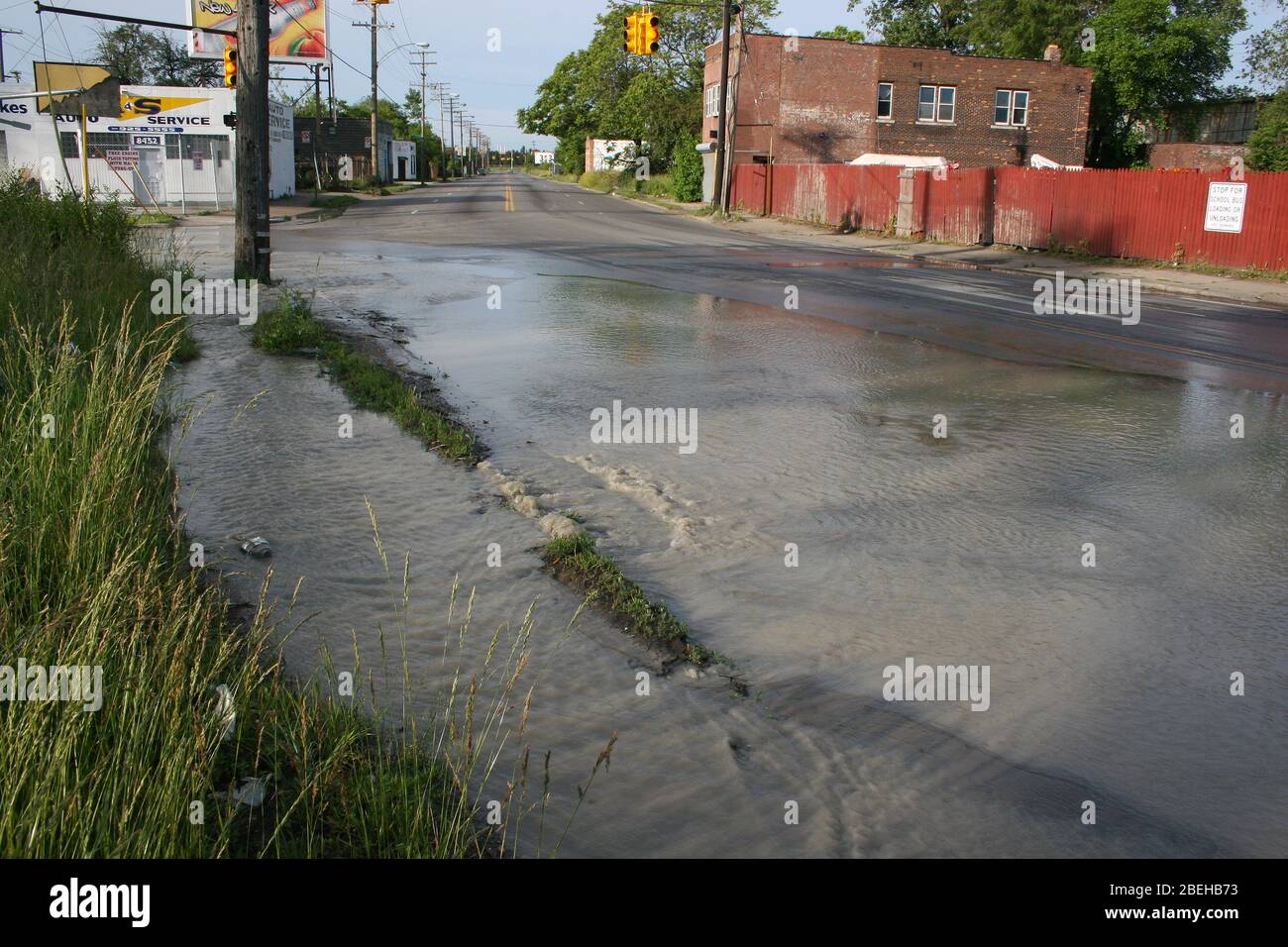 Strade inondate, rete idrica interrata, lato est, Detroit, Michigan, USA, 2006, di Dembinsky Photo Assoc Foto Stock