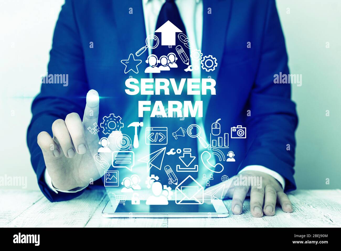 Parola di scrittura di testo Server Farm. Business photo per la presentazione di un gruppo di computer che operano come server e alloggiata insieme Foto Stock