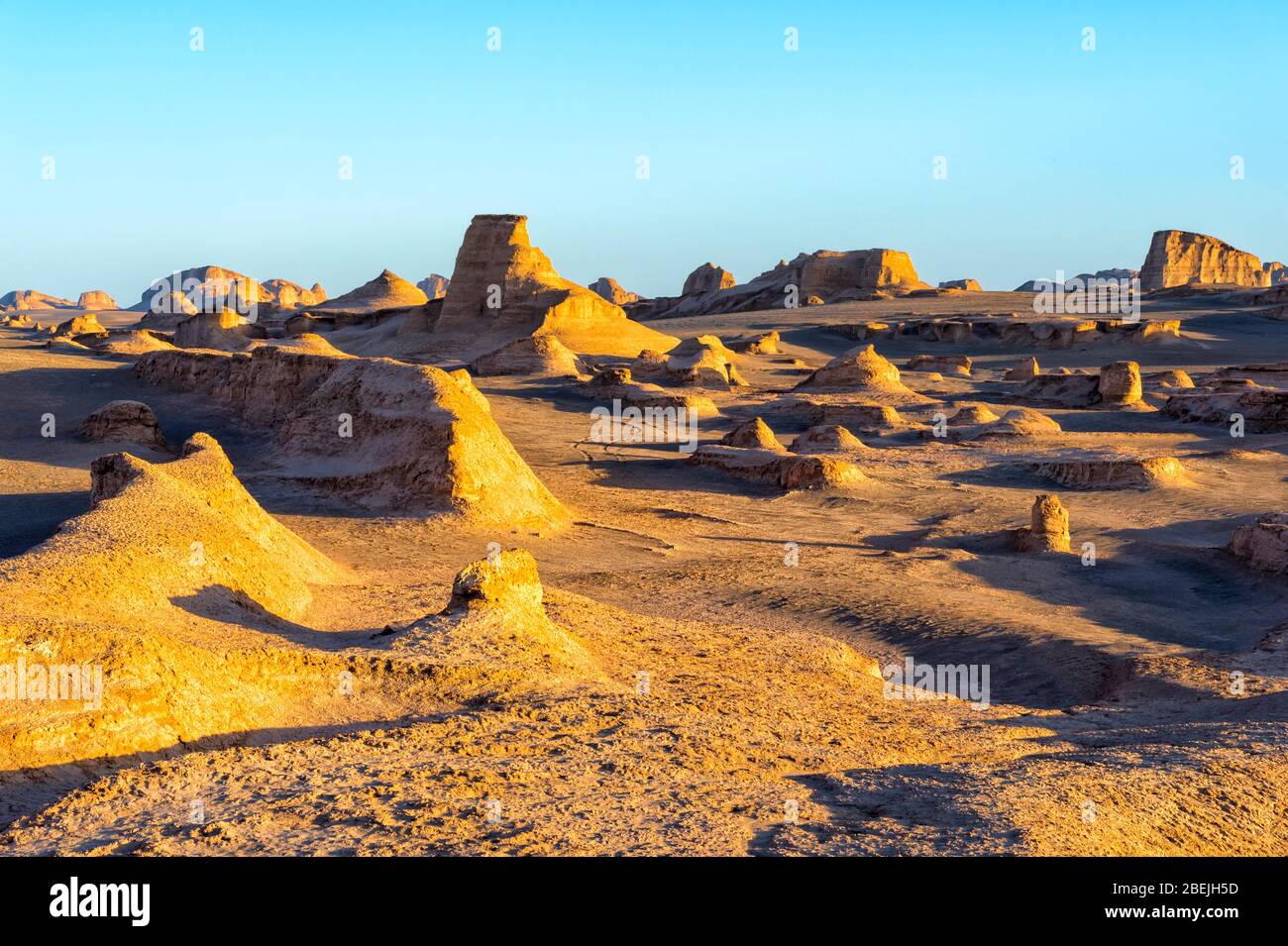 Dasht-e Lut o deserto Lut, formazioni rocciose chiamate Kalut, World Hottest Place, Kerman Province, Iran Foto Stock