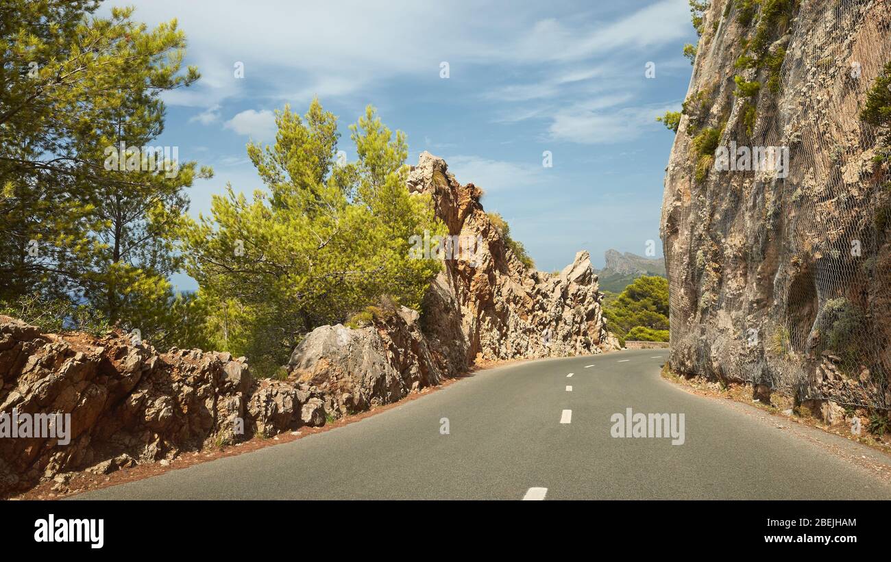 Strada panoramica di montagna sulla costa di Maiorca, Spagna. Foto Stock
