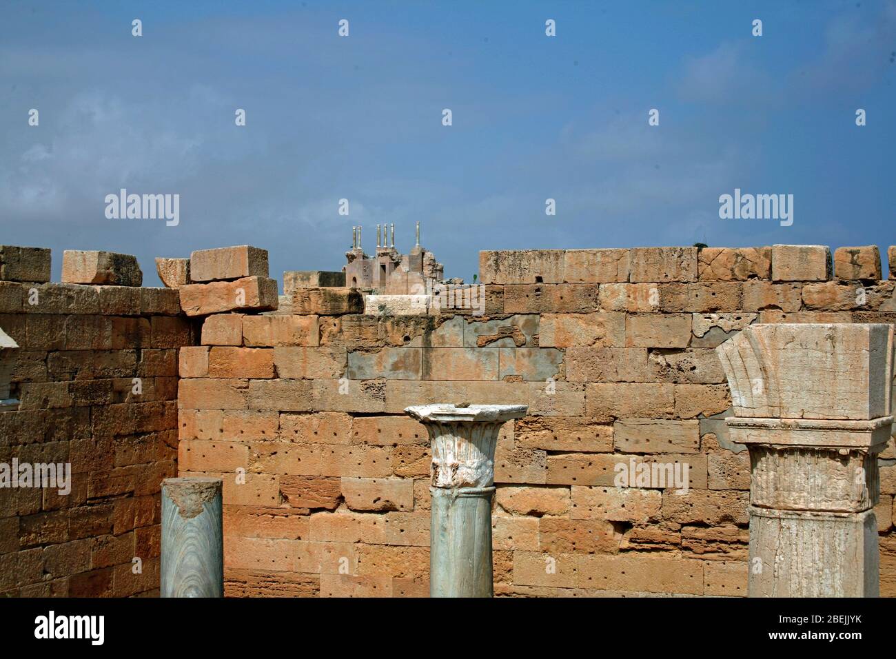 Severan Foro, rovine romane a Leptis Magna. Patrimonio mondiale dell'UNESCO, Libia Foto Stock