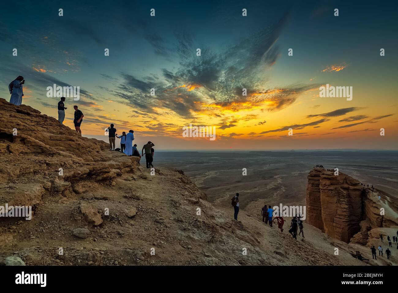 Edge of the World, un punto di riferimento naturale e popolare destinazione turistica vicino Riyadh -Arabia Saudita.08-Nov-2019. Messa a fuoco selettiva e sfondo sfocati. Foto Stock