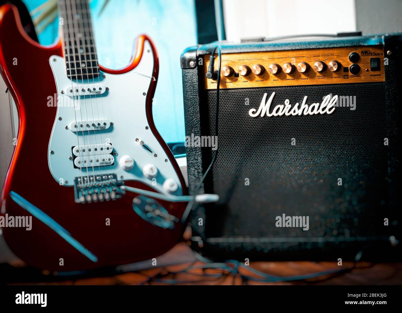 Electric Guitar and Marshall Amplifier, Marshall Amplification fu fondata da Jim Marshall a Londra intorno al 1962. Foto Stock