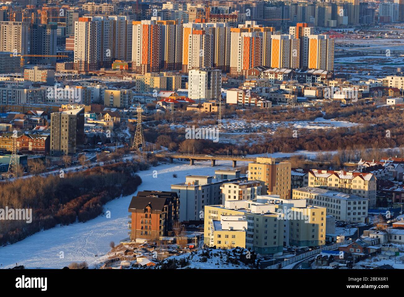 Ulaan Baatar edifici del centro della città al tramonto Foto Stock