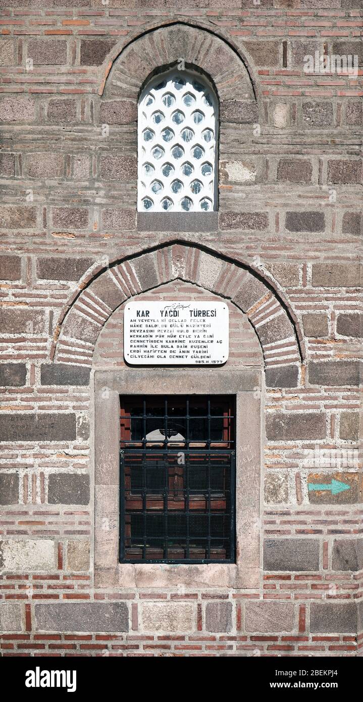 Marzo, 2020 - Ankara, Turchia: Tomba di Kar Yagdi Hatun (signora nevrita) da epoca di architettura ottomana costruita nel 1577 ad Altaindag, Ulus, Ankara, Turchia. Foto Stock
