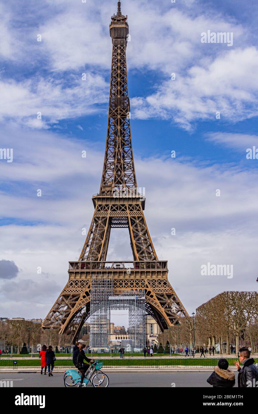 La Torre Eiffel a Parigi, Francia. Febbraio 2020. Foto Stock