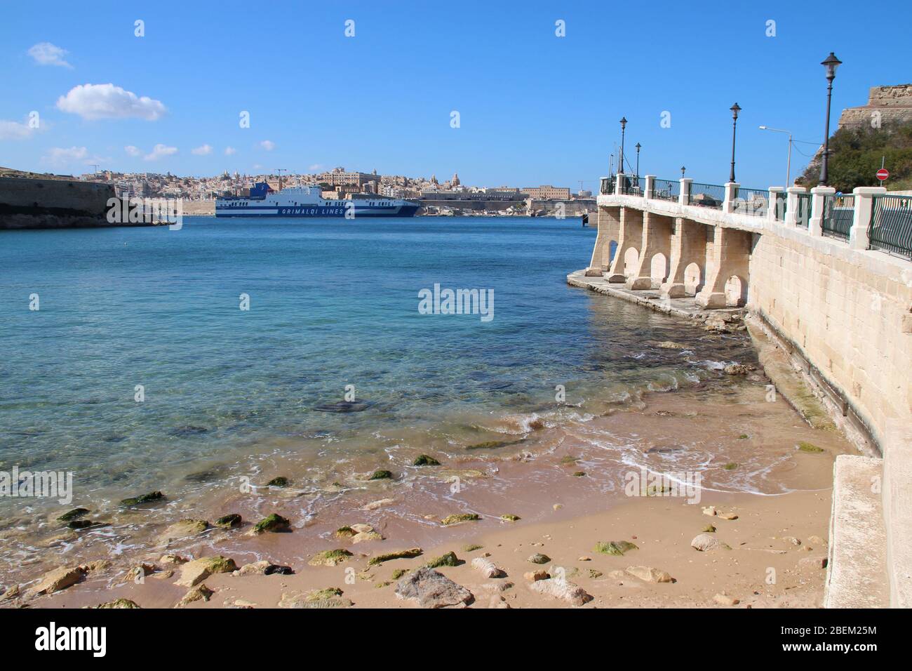 la baia di rinella a kalkara a malta Foto Stock