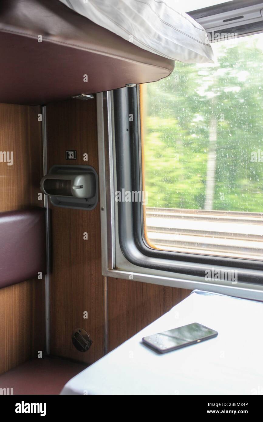 Primo piano dell'abitacolo di un treno passeggeri Foto Stock