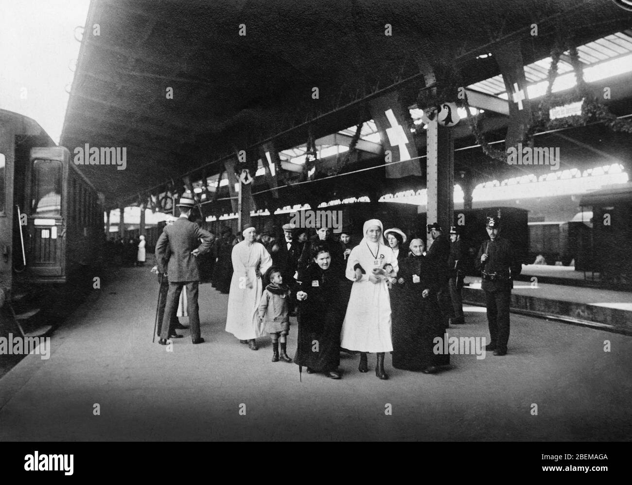 Alcuni dei 760,000 rifugiati francesi e belgi si sono presi cura della Croce Rossa Svizzera e americana durante 18 mesi fino al dicembre 1918, Francia, American National Red Cross Photograph Collection Foto Stock