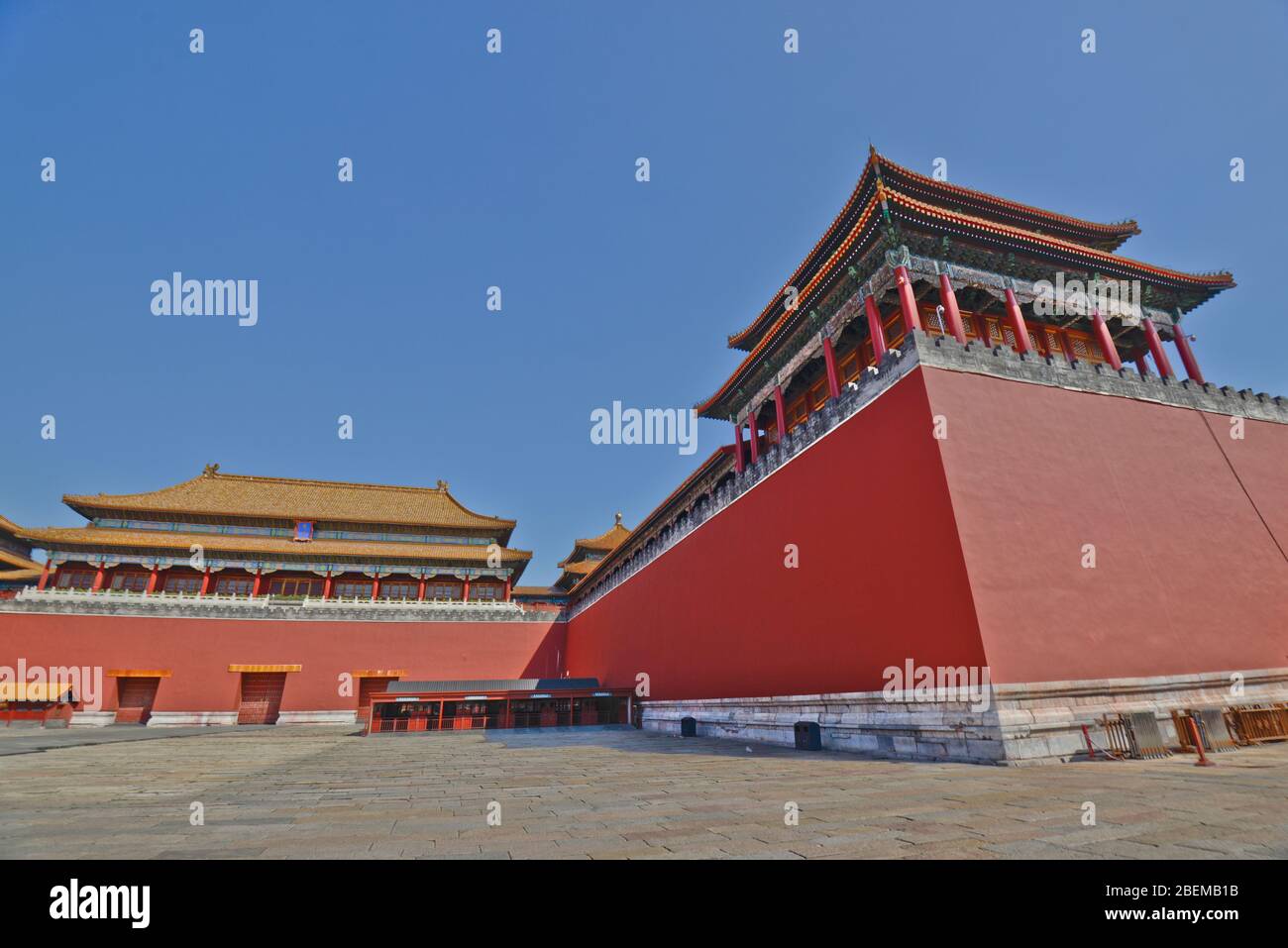 La porta Meridian, ingresso frontale alla Città Proibita, con due ali sporgenti. Pechino, Cina Foto Stock