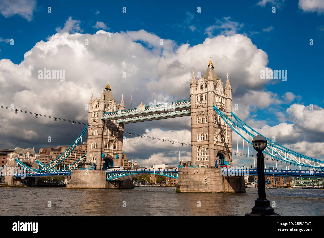 Tower Bridge Londra Inghilterra E Un Ponte Levatoio Di Londra Situato Sul Tamigi Considerato Uno Dei Simboli Della Capitale Inglese Foto Stock Alamy