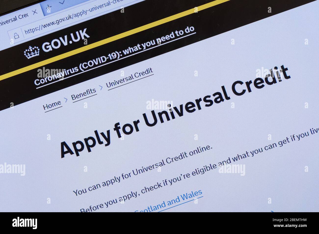14 aprile 2020. C'è stato un grande aumento nel numero di persone che chiedono di credito universale nelle ultime due settimane a causa della perdita di reddito durante il coronavirus covid-19 pandemic. Foto Stock