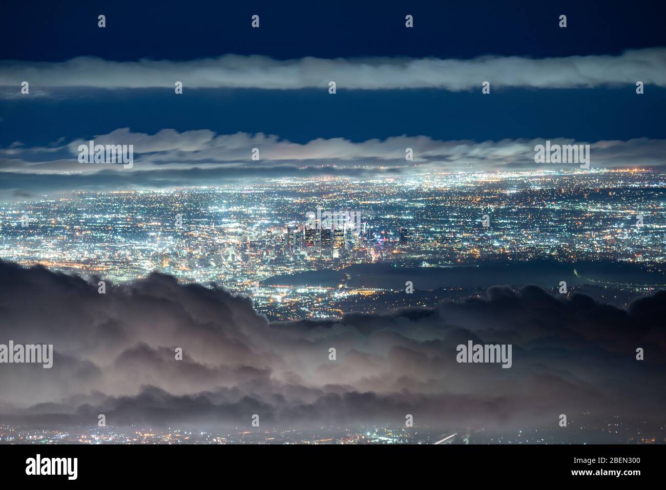 Paesaggio urbano che si affaccia su Los Angeles dal Monte Wilson Foto Stock