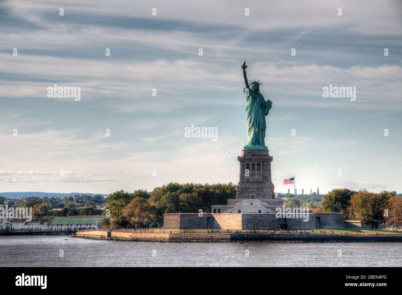 La Statua della libertà e Liberty Island Foto Stock