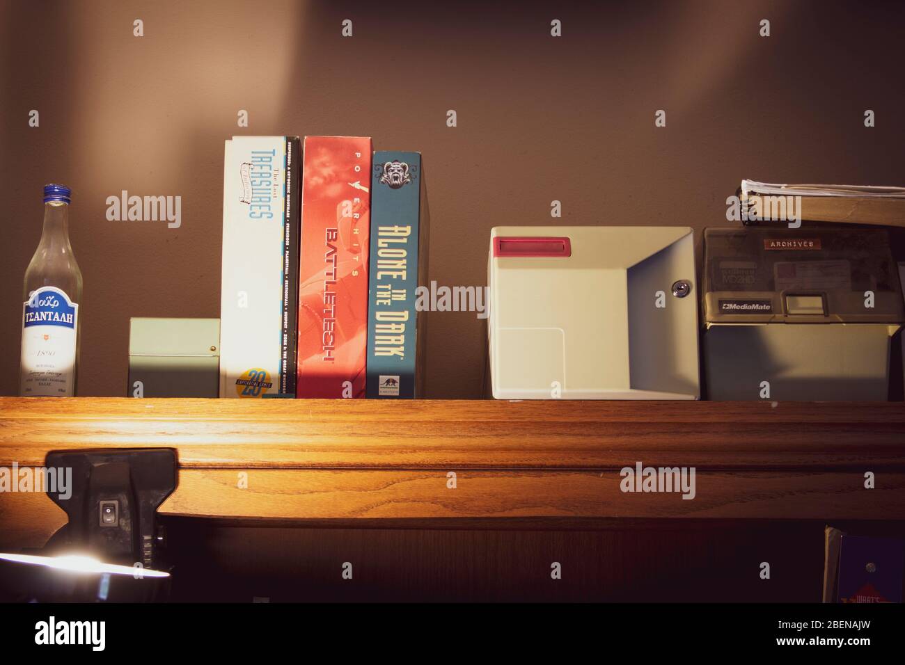 Vecchi giochi per computer e scatole floppy disk Foto Stock