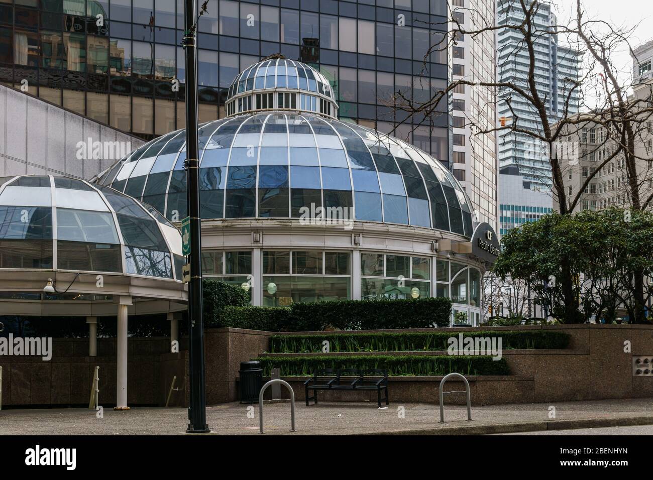 VANCOUVER, CANADA - 2 FEBBRAIO 2020: centro commerciale pacific Center, entrata nel centro. Foto Stock