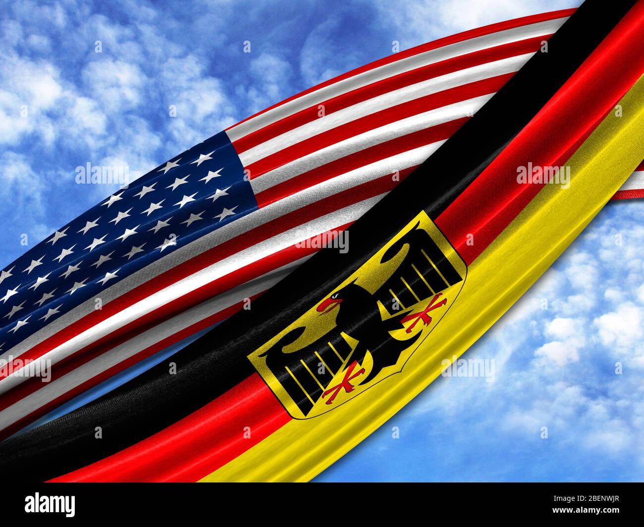 Bandiera d'America con bandiera tedesca sullo sfondo del cielo Foto Stock