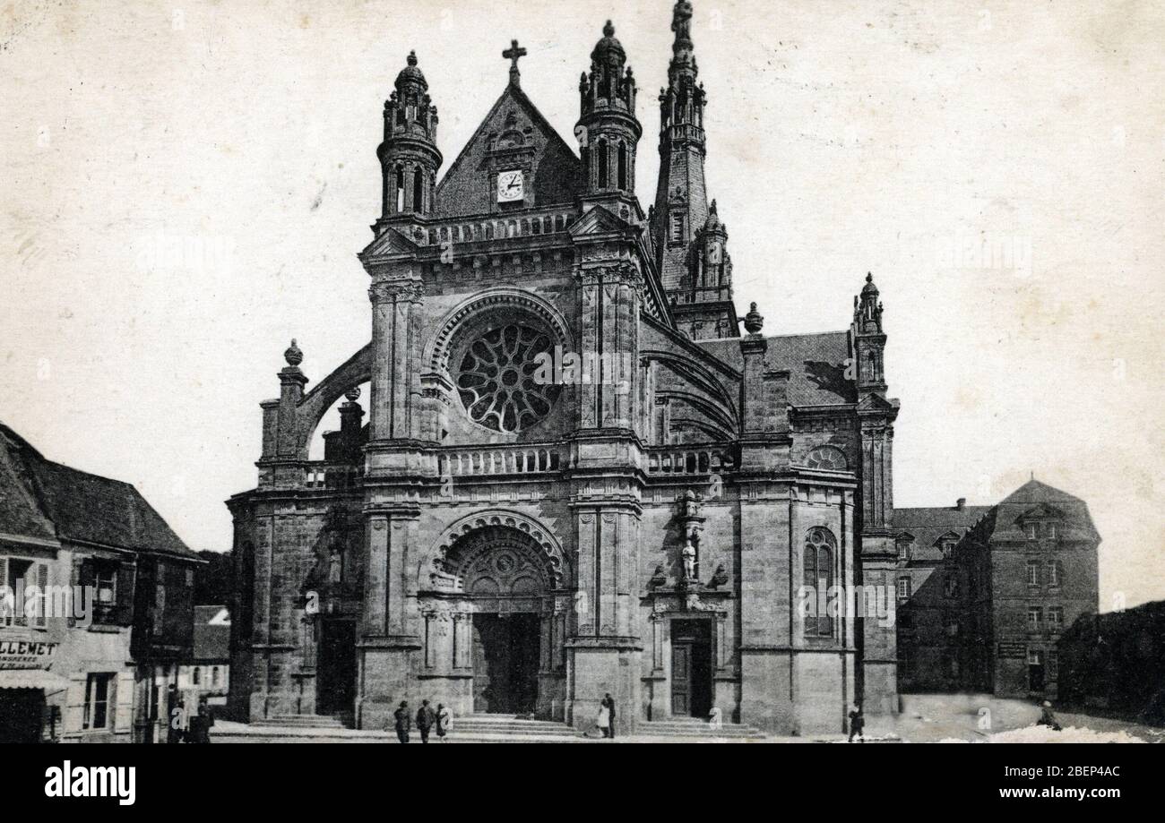 Vue de la basilique sainte Anne d'auray dans le Morbihan Bretagne (la Basilica di Sainte-Anne d'Auray) carte postale vers 1910 Collezione privee Â Foto Stock