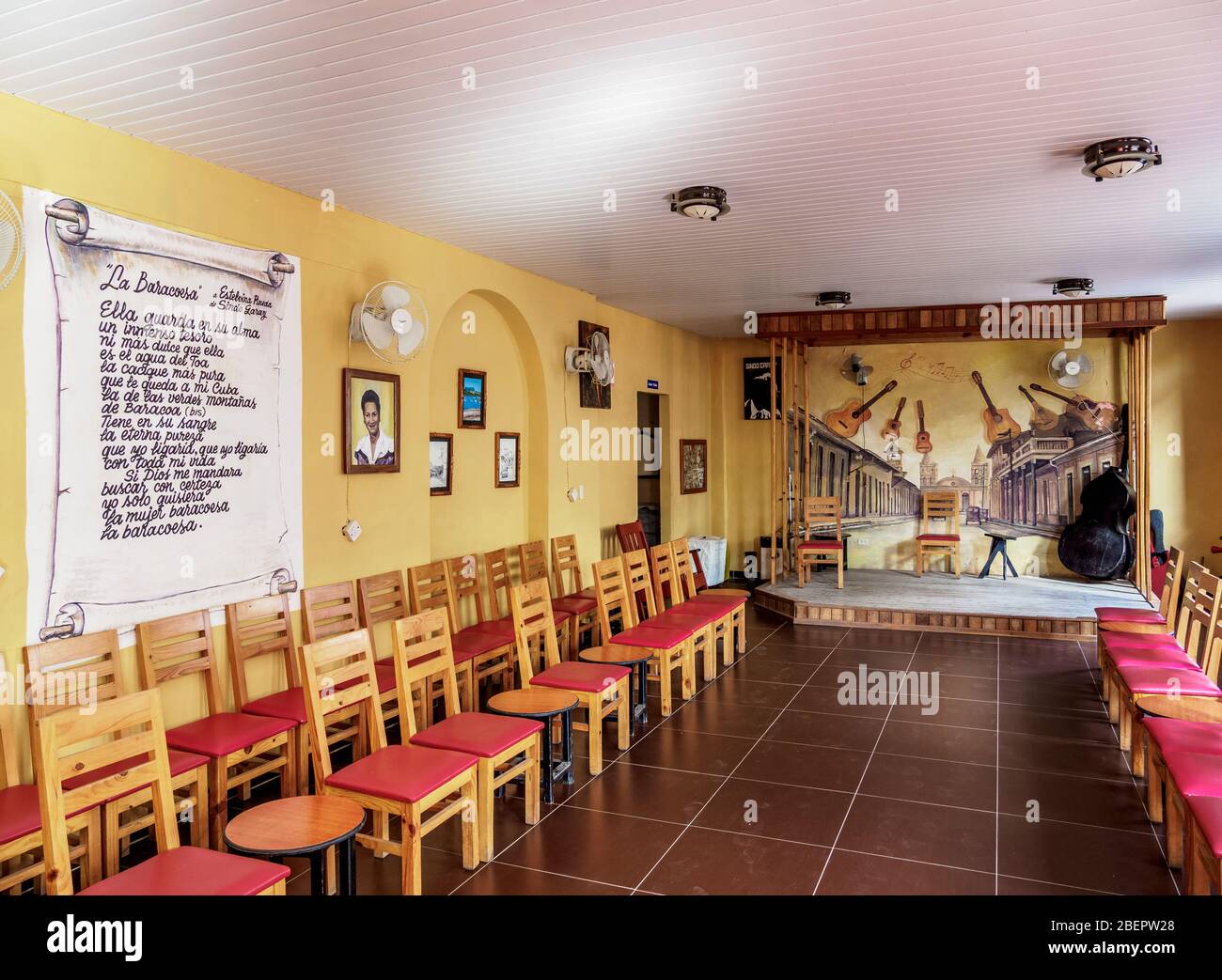 Casa de la Trova Victorino Rodriguez, interno, Baracoa, provincia Guantanamo, Cuba Foto Stock