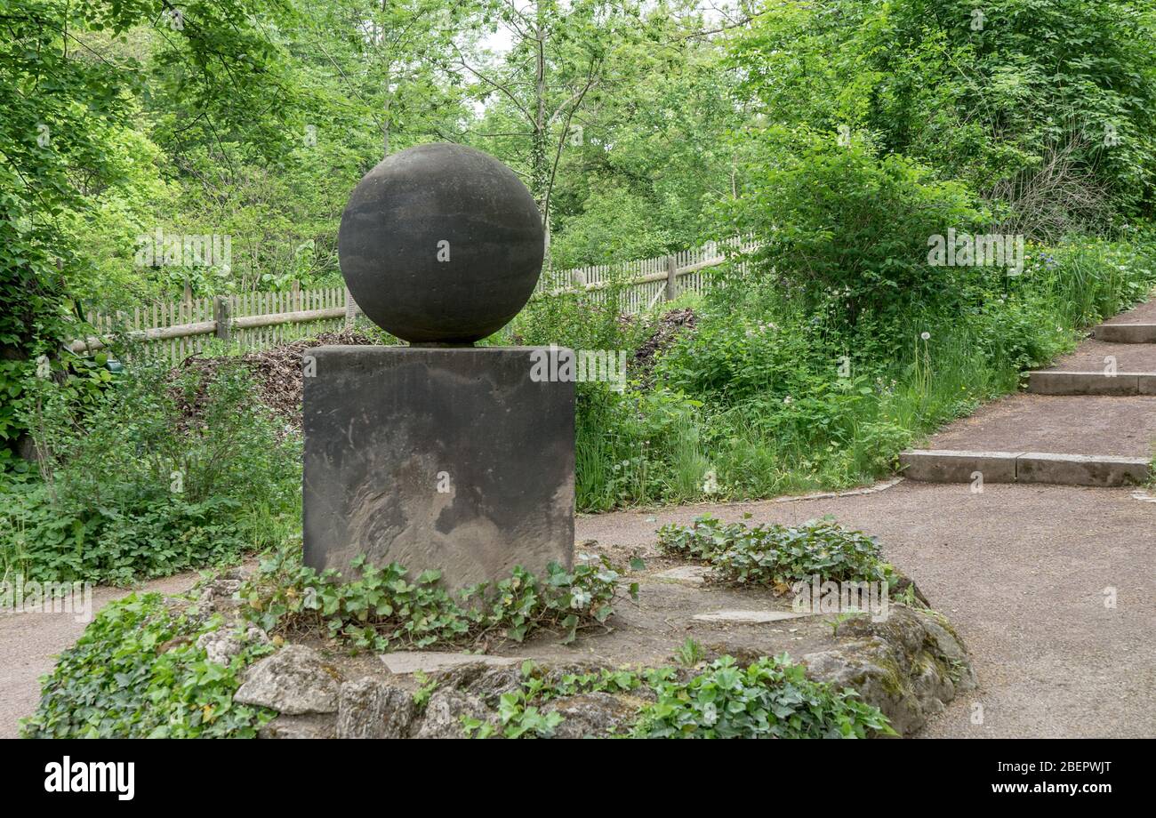La pietra di buona fortuna, scultura nel giardino di Johann Wolfgang von Goethe a Weimar Foto Stock