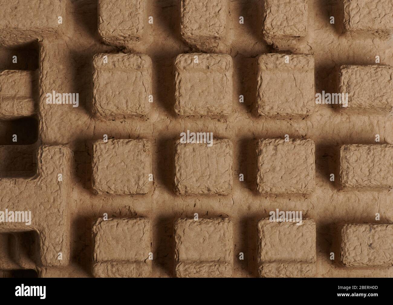 Imballaggio carta riciclata di cartone. Sfondo a tema fragile Foto Stock