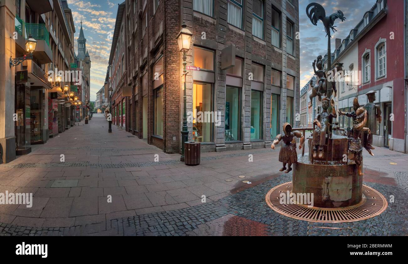 Puppenbrunnen, aquisgrana, Renania Settentrionale-Vestfalia, Germania Foto Stock